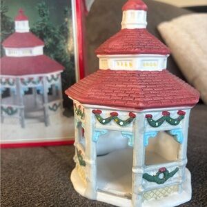 Dickens Collectibles Holiday Gazebo for d56